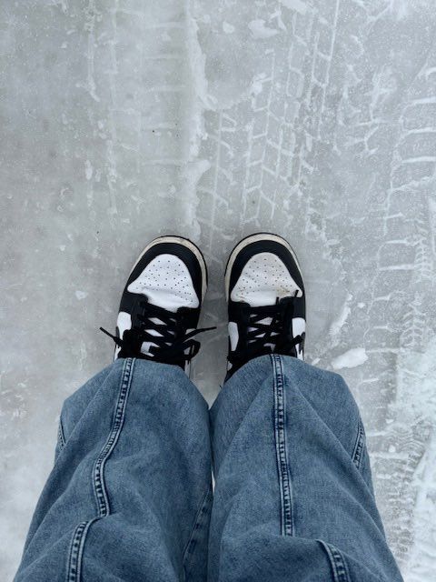 泊りでの仕事。

こんな天気になると思ってなかった😣💦
替えの靴を🐼にした