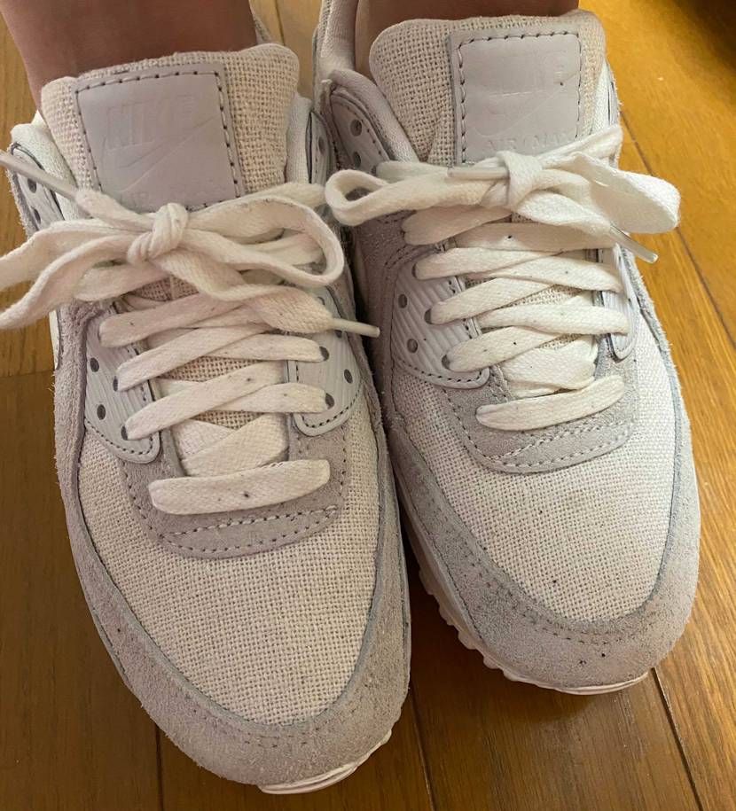 24〜25cmずっと中古でもいいからって探してた…
半年待ち続けてやっと中古で
