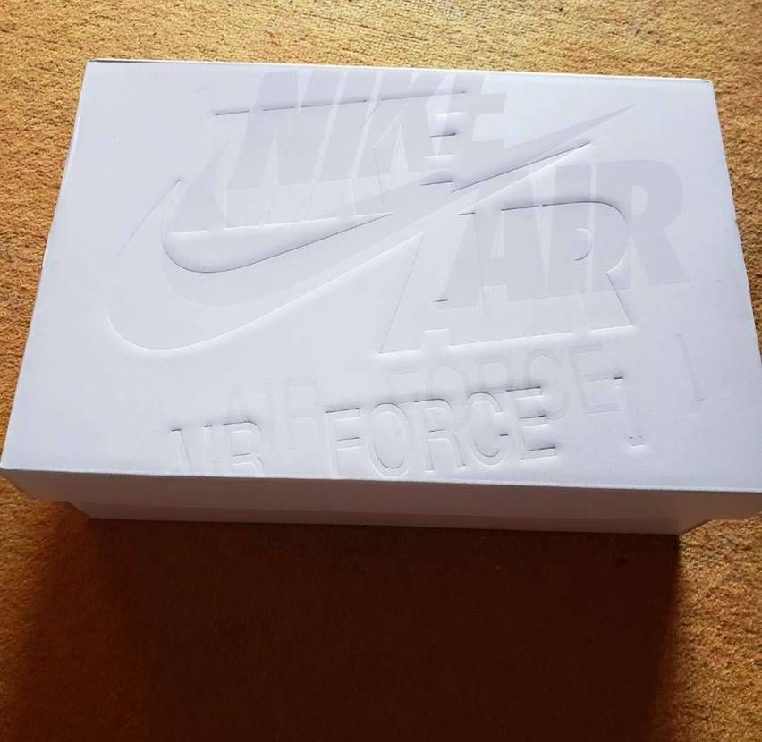 セールで購入しました！
箱も袋もなかなかいい✨
定価では買わ