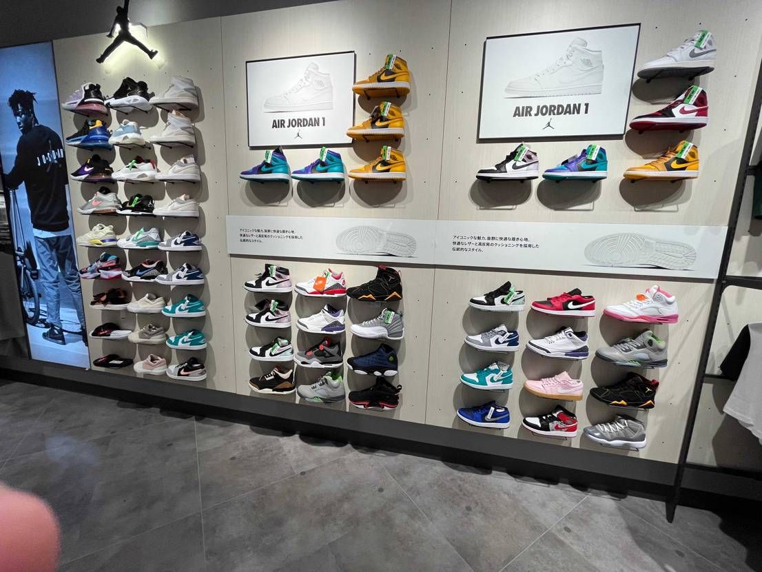 IKEA DUNKは売り切れでした。