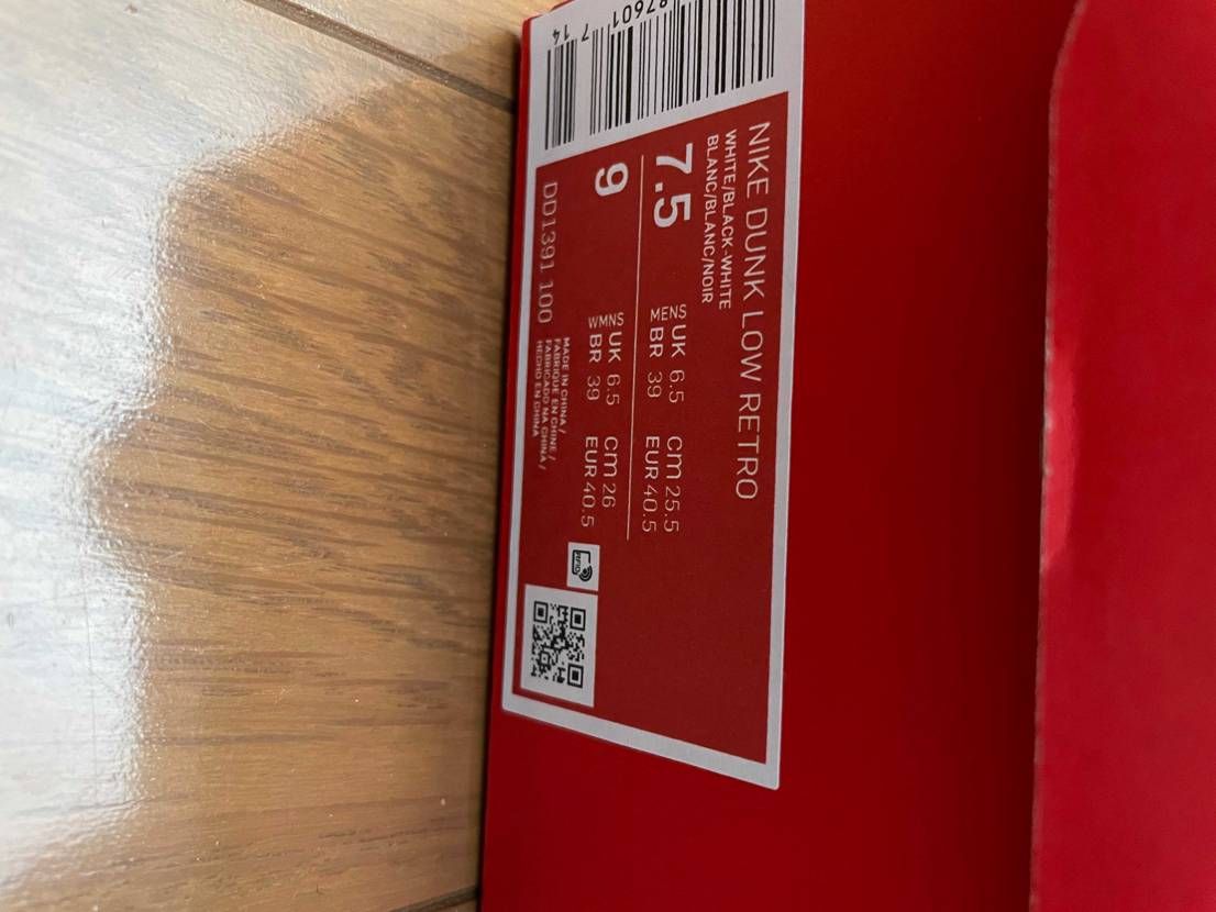 25.5を昨日買えて、今日いざ履こうとしたら、なんか大きいなって思いサイズを見た