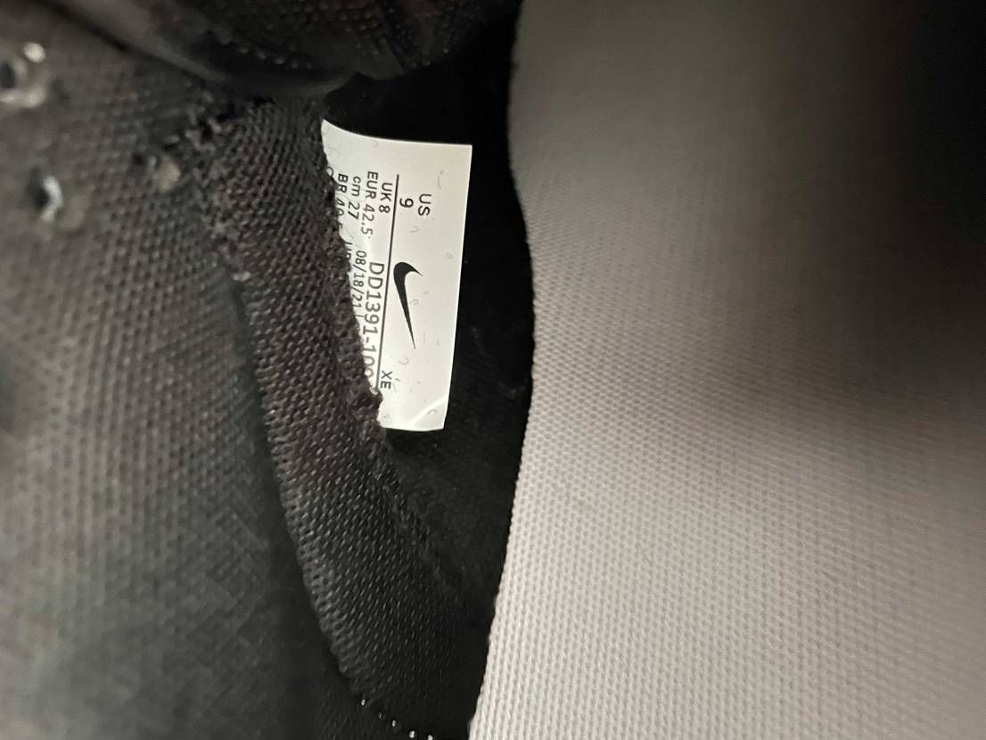 25.5を昨日買えて、今日いざ履こうとしたら、なんか大きいな
