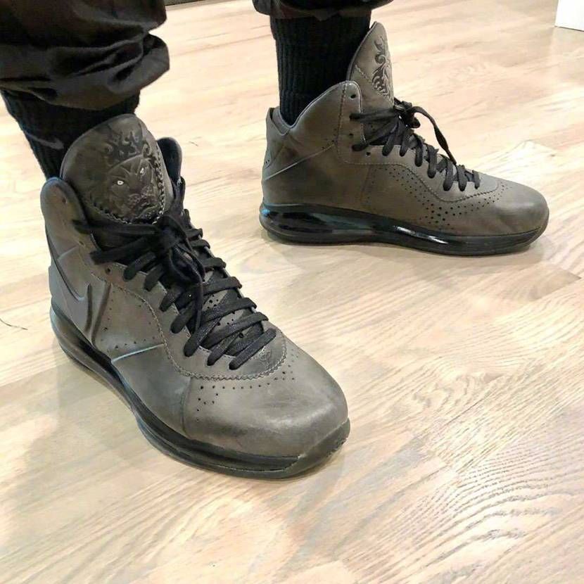 Lebron Sample 
限定250足