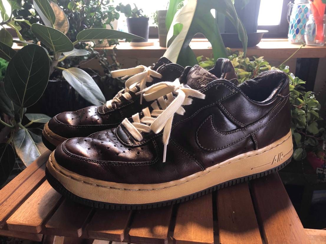 久しぶりに倉庫から出して磨いてシューレースを純正に近いやつを見つけたので交換。