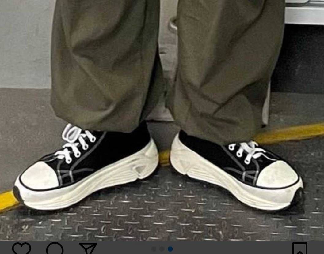 このスニーカーの詳細わかる方いらっしゃいます？