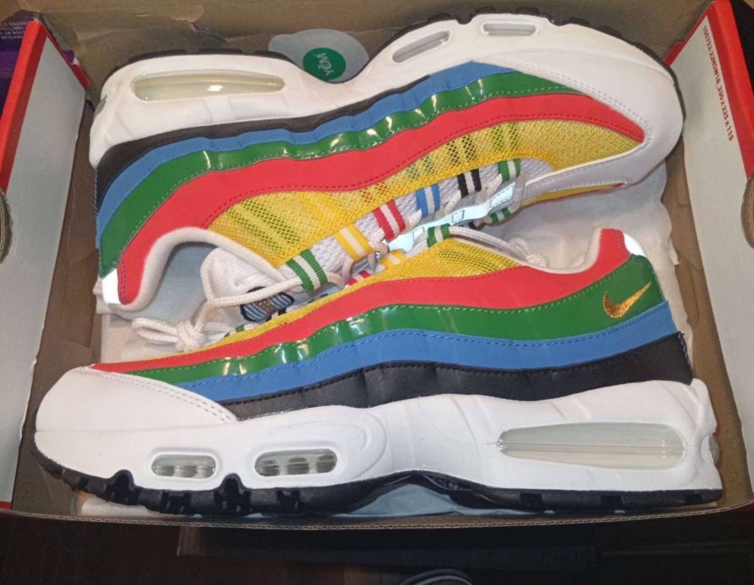 2月に海外で発売後、元ネタがatmos提案カラーだから日本でも発売があるかと思っ