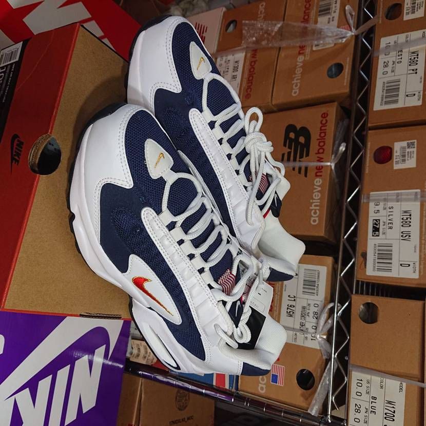 ZOZOのフライング販売分が届きました。
オヤジ世代にはこのモデルの復刻はたまら