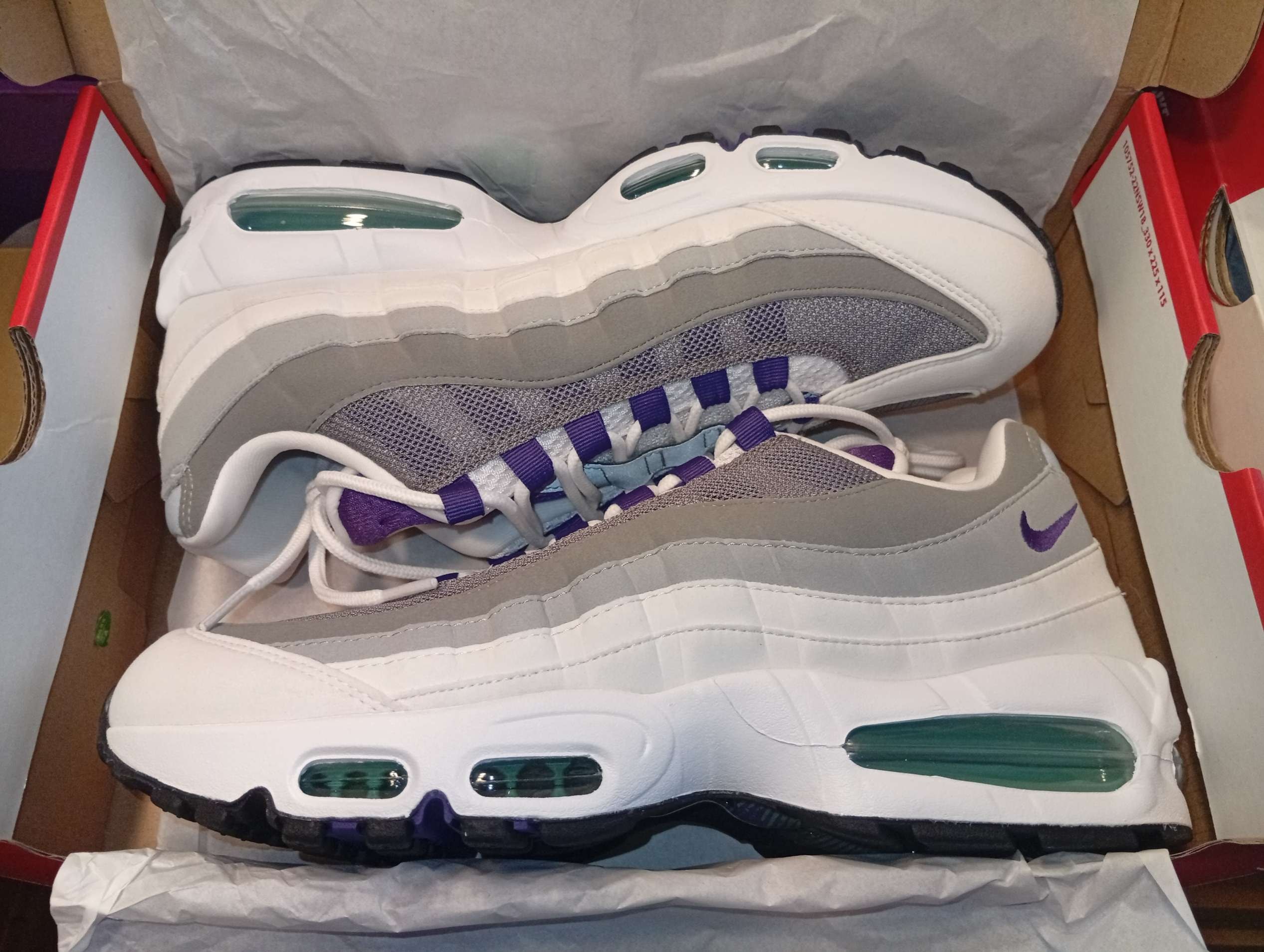 グレープグラデ届きました。
やっぱりつま先は表革では無くアッパーのグラデ部分と