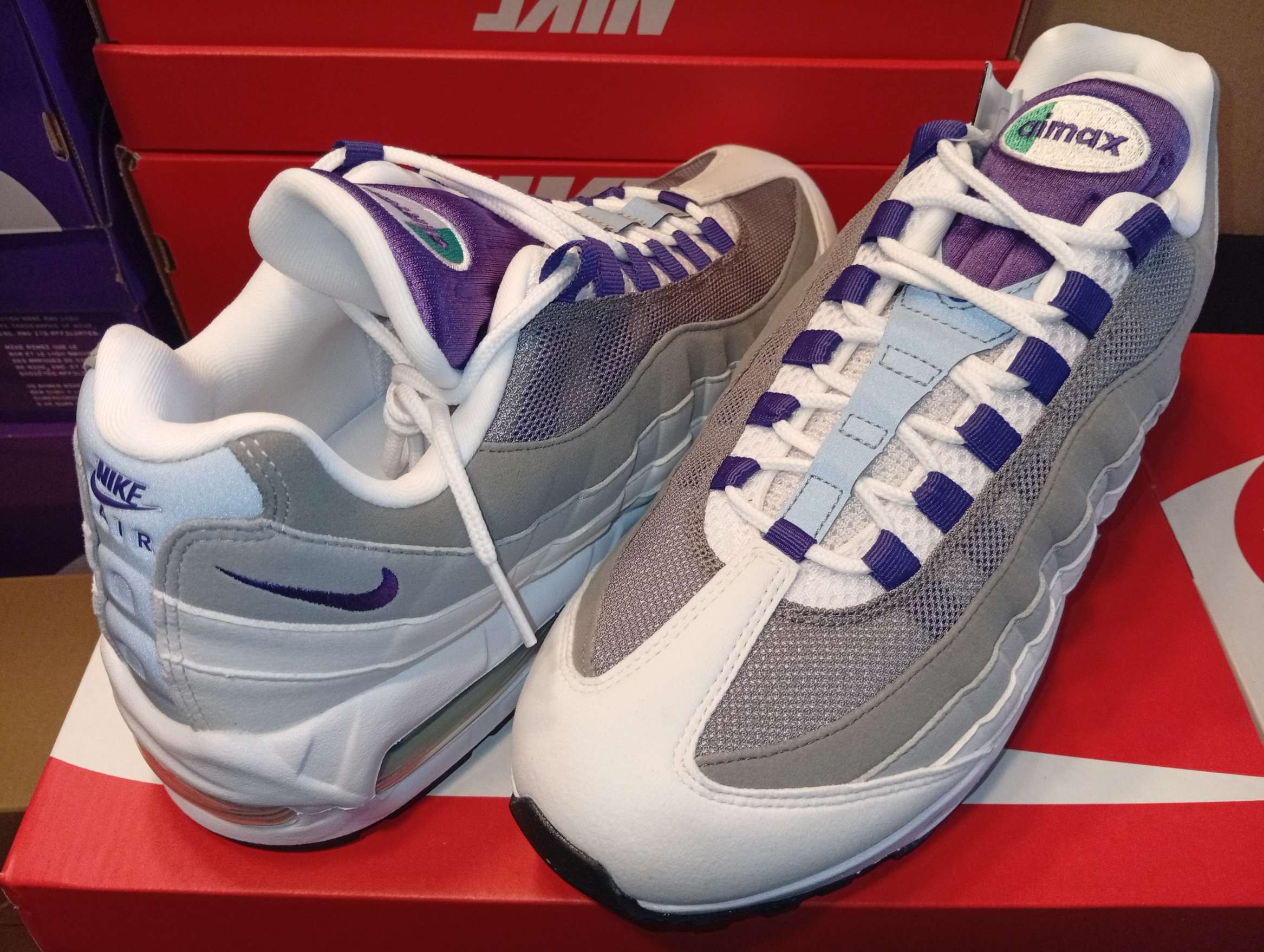 グレープグラデ届きました。
やっぱりつま先は表革では無くア