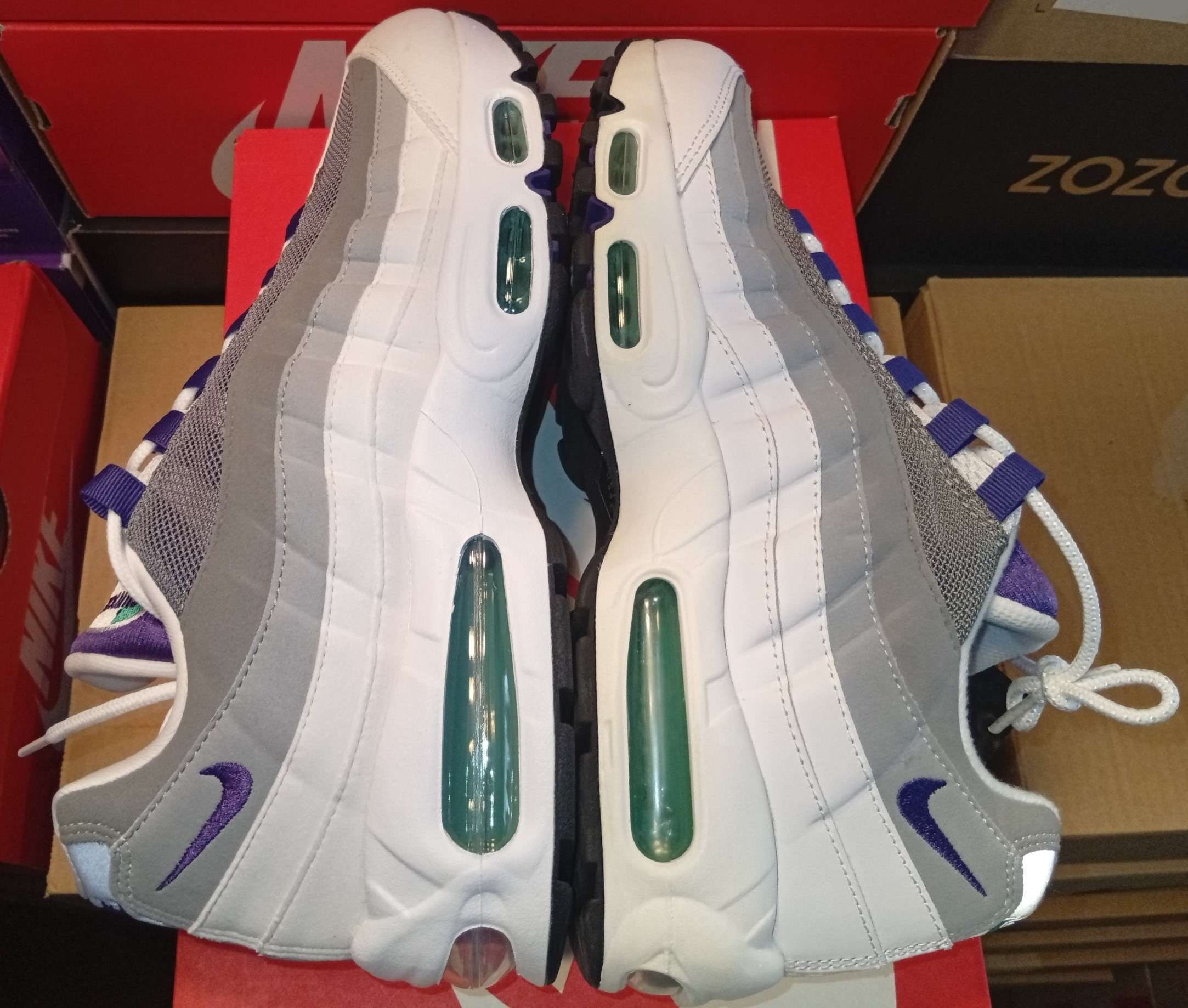 グレープグラデ届きました。
やっぱりつま先は表革では無くア