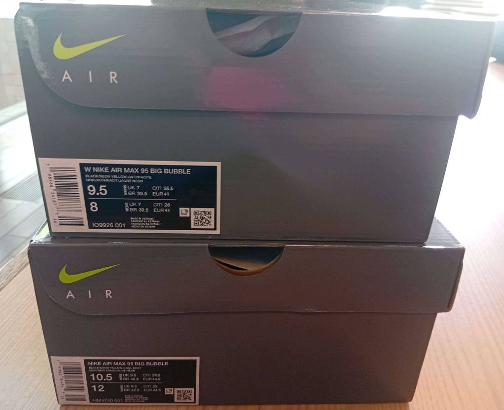 ナイキ横浜はメンズ、ウィメンズ各一足購入可だったので、メンズのマイサイとウィメン