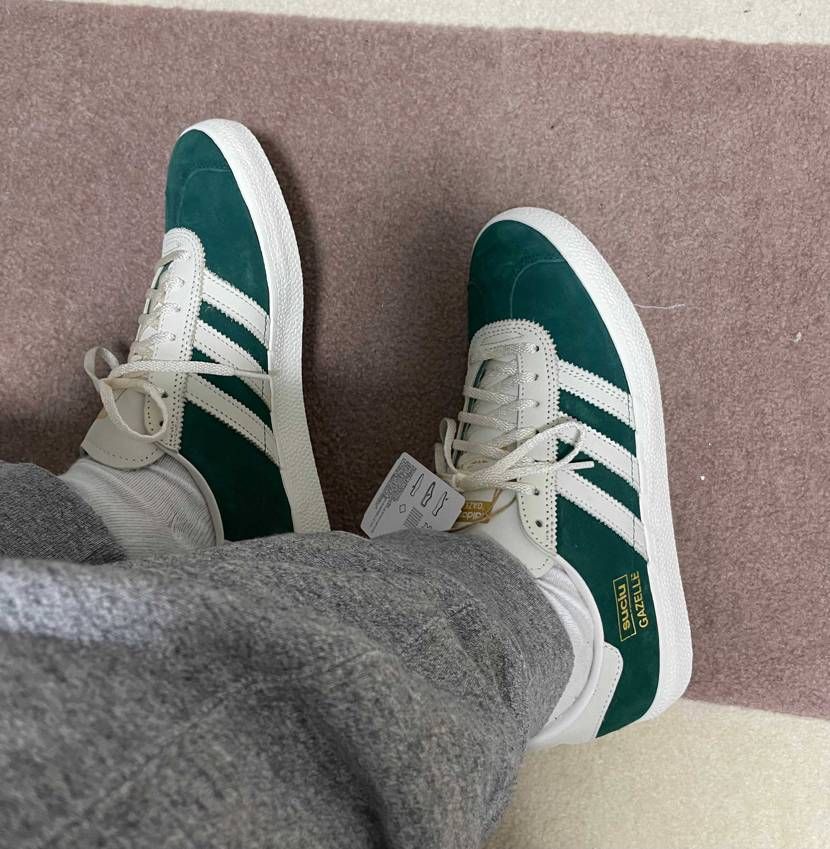 届いた！！本当にいい！！てか、久しぶりに自分でアディダスを買った😊
スニーカー