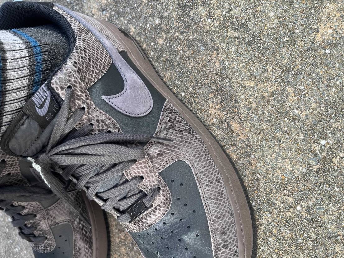 6000円のコレで良い！同じ柄！同じエアフォース1！
コー