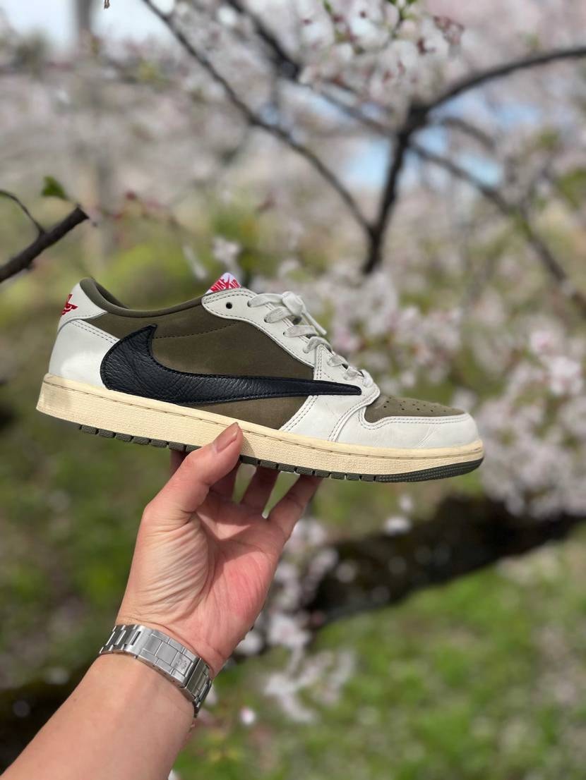 桜舞い散る中に忘れた記憶と〜君の声が聞こえてく〜る〜🎵
春や桜といえば何の曲が