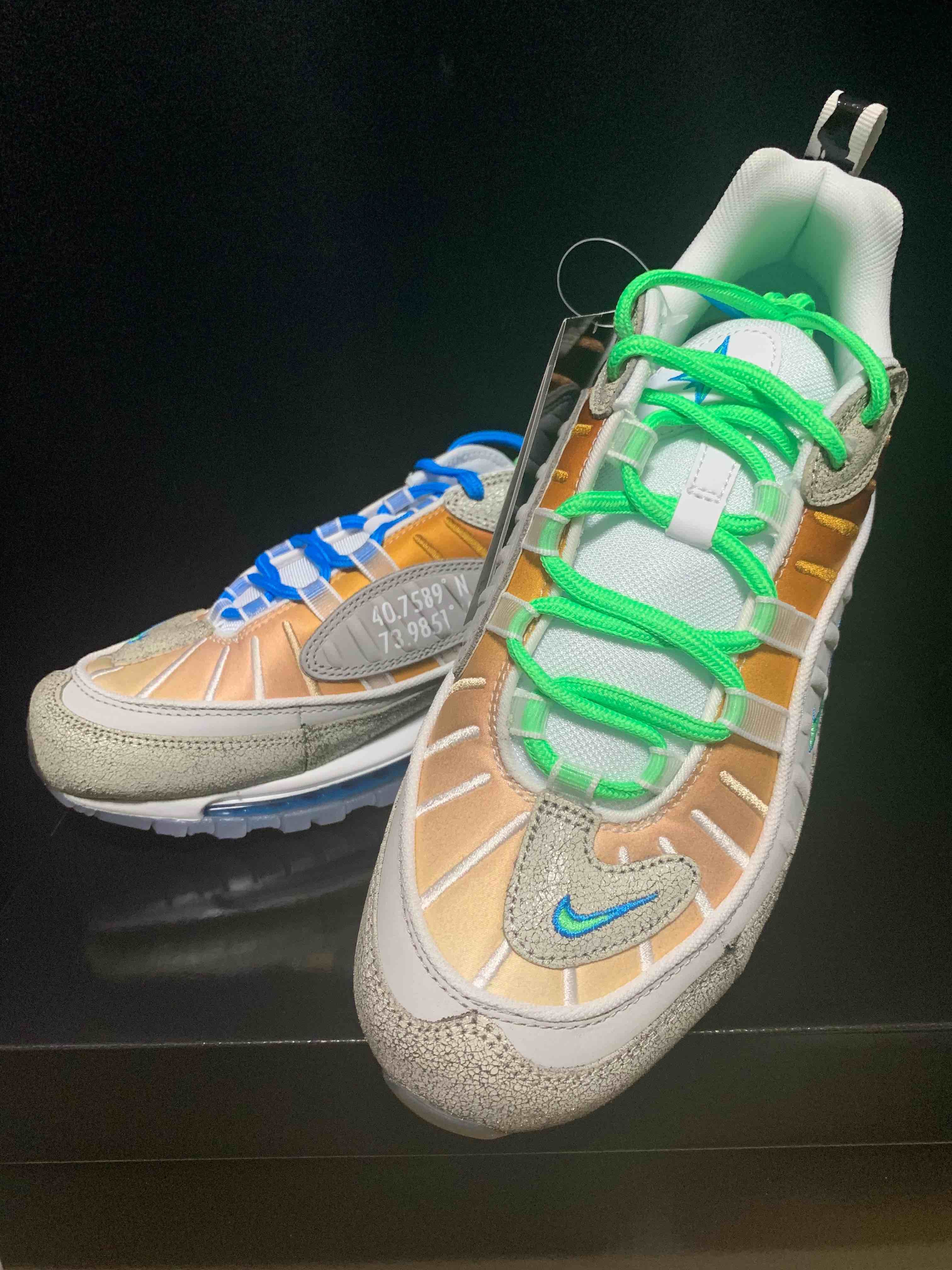 snkrsから届いた✌️98とヴェイパーは履いたことないモデ