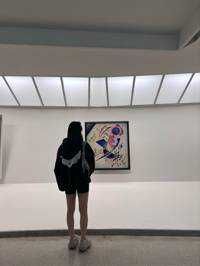 y(出品者)