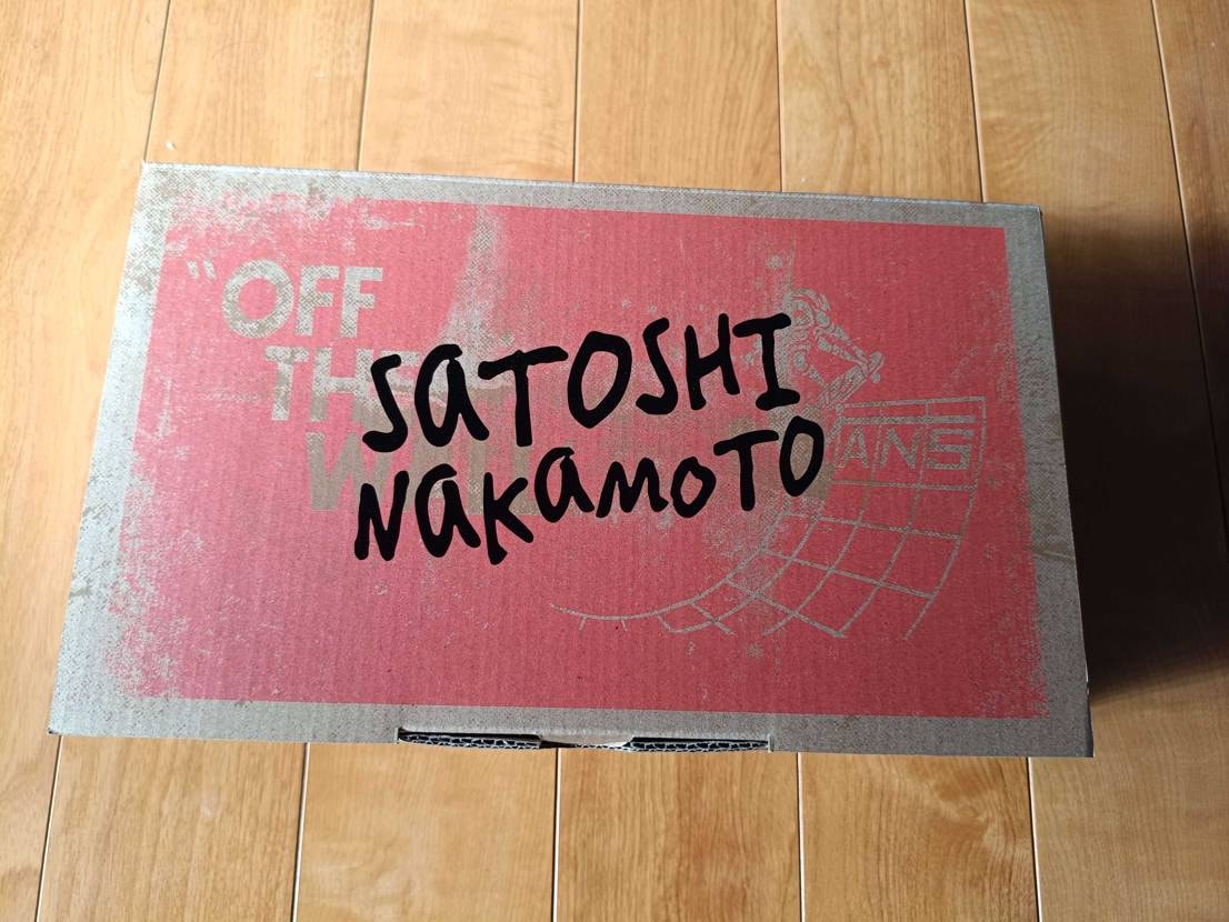 VANS公式から到着。インソールがレザーなのが一番驚いたかも
見てもらえば判る
