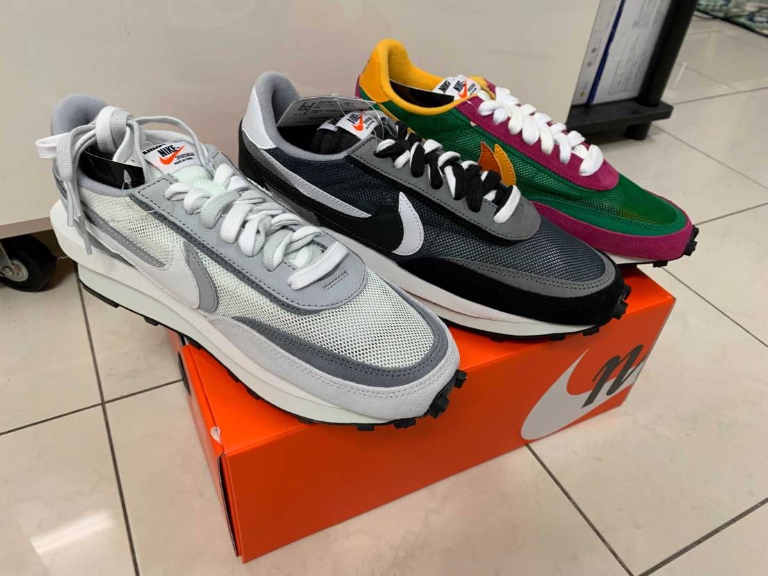 snkrs1垢で3足購入の友人に1足譲って頂きました😭
めっちゃ欲しかったので