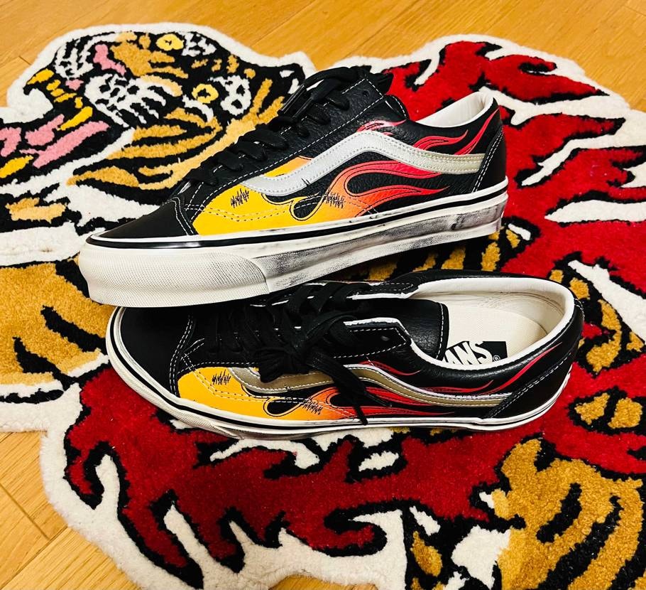 海外より届きました。
めちゃカッコいいです。
