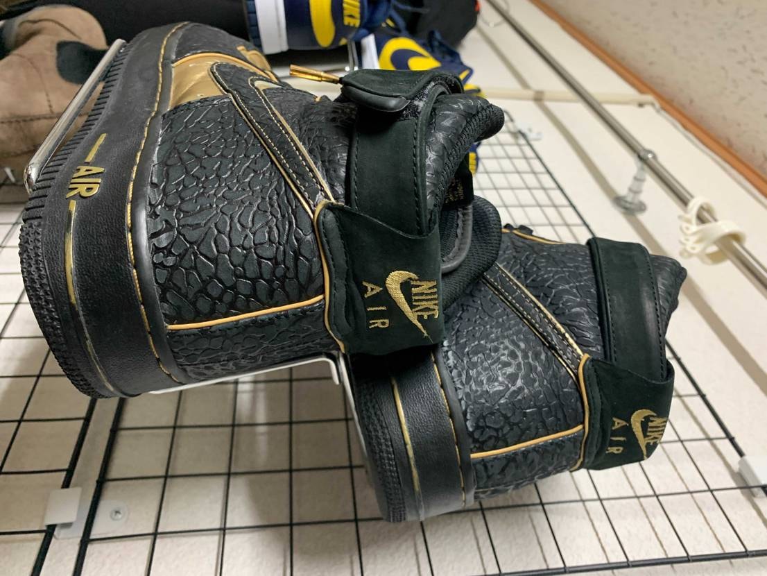 NIKEエアフォース1シュプリームNITRO。普段28センチ