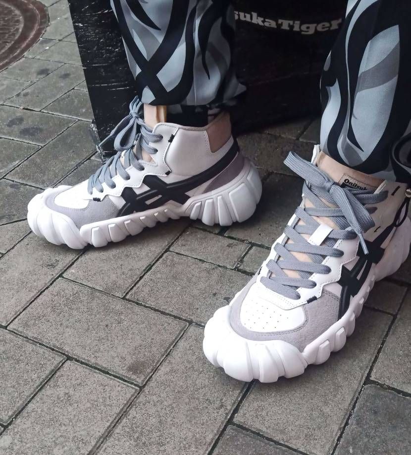 オニツカってネットじゃ全然情報出回らないんですねー
抽選とかある様な靴そっちのけ