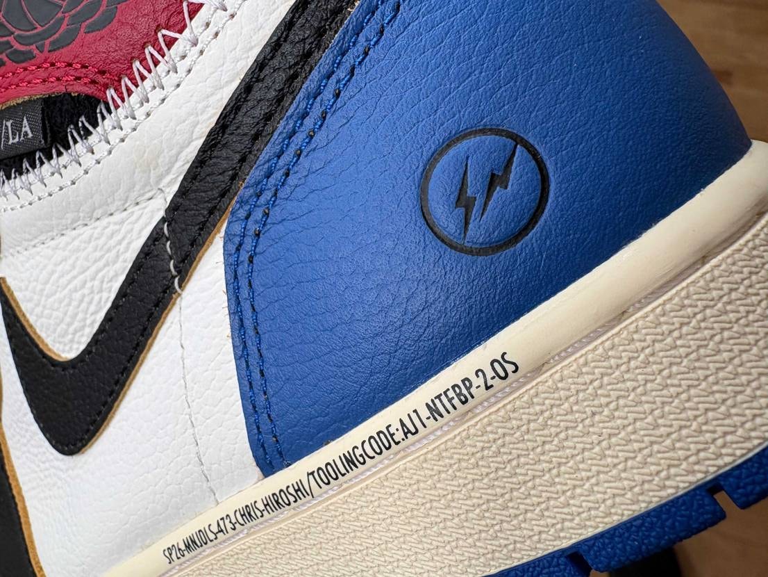 一緒に到着！
エラのファーストカラー