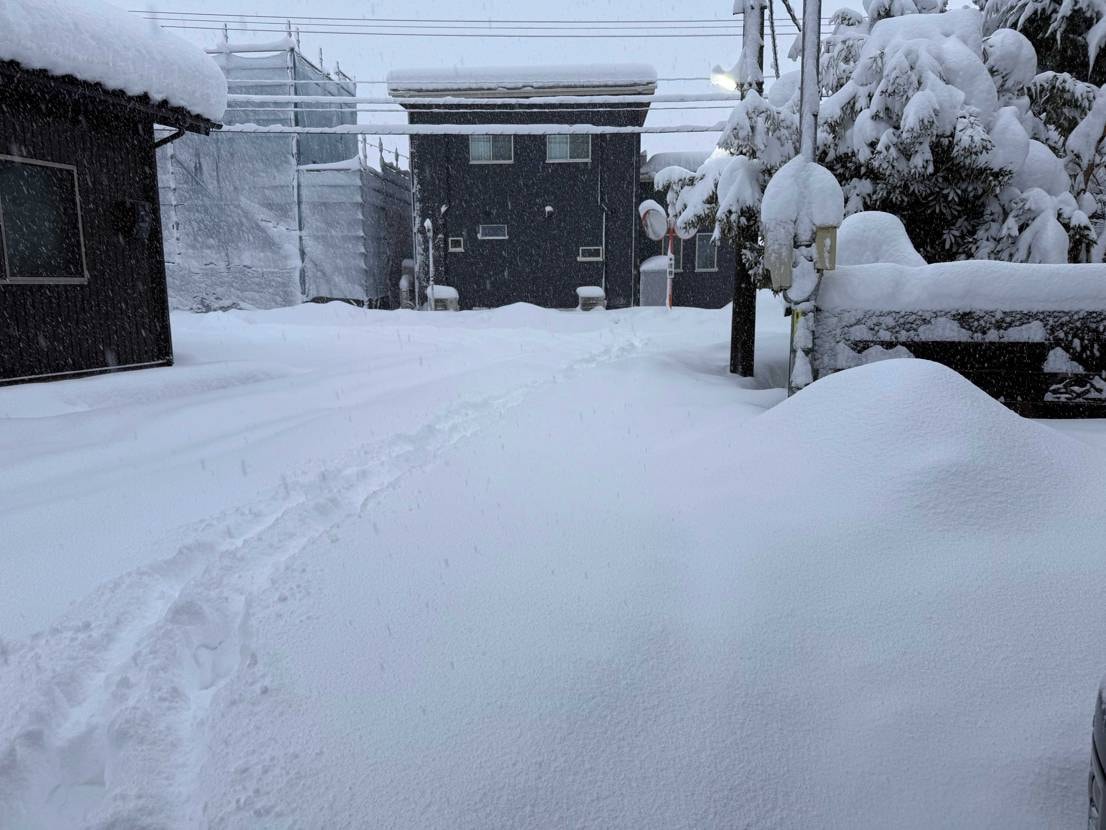 こんばんは🌛
久しぶりの投稿✍

今日は朝起きたら道が