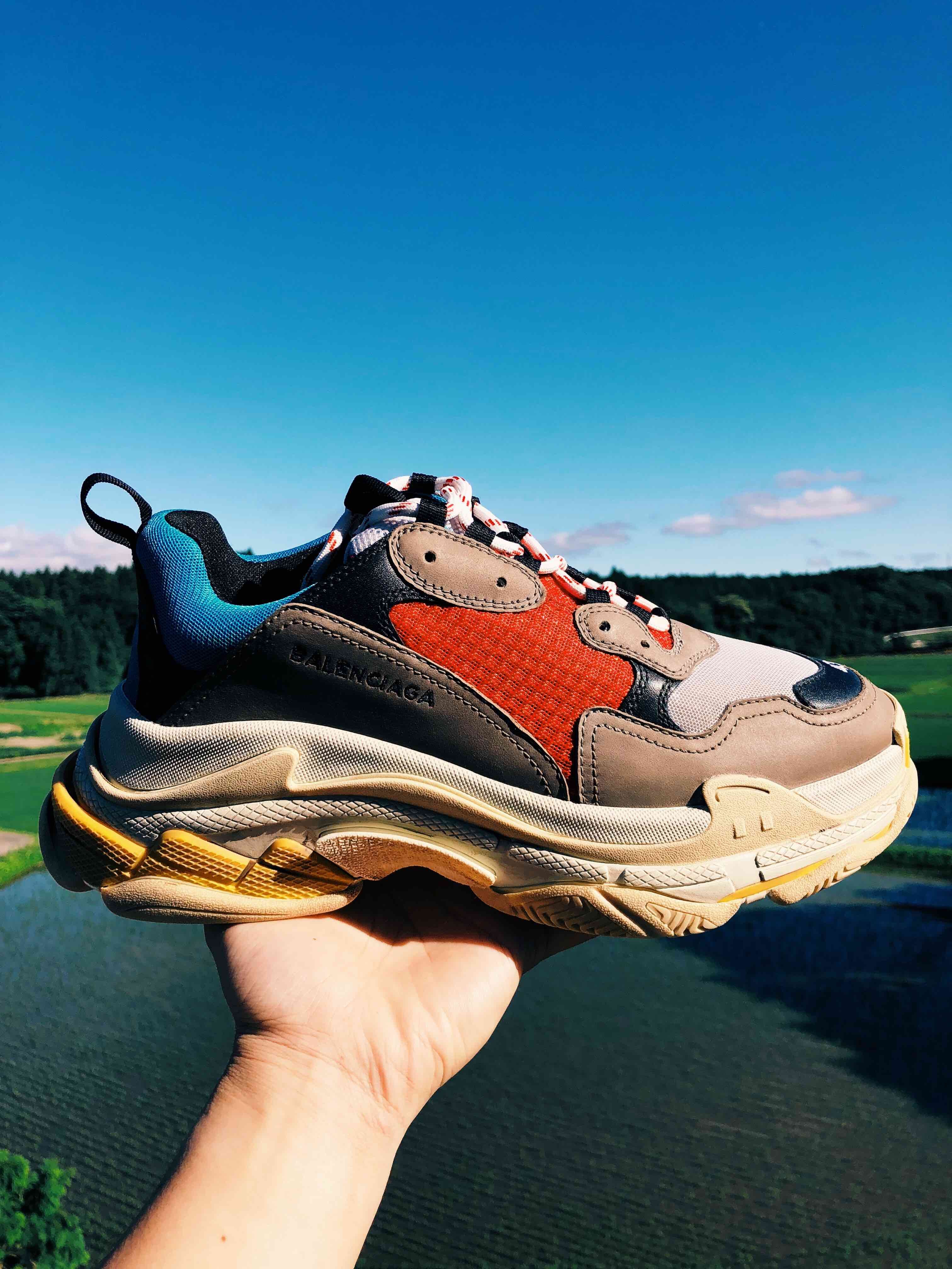 今日は嬉しい出来事がありました。
SNKRDUNKさんがinstagramをフ