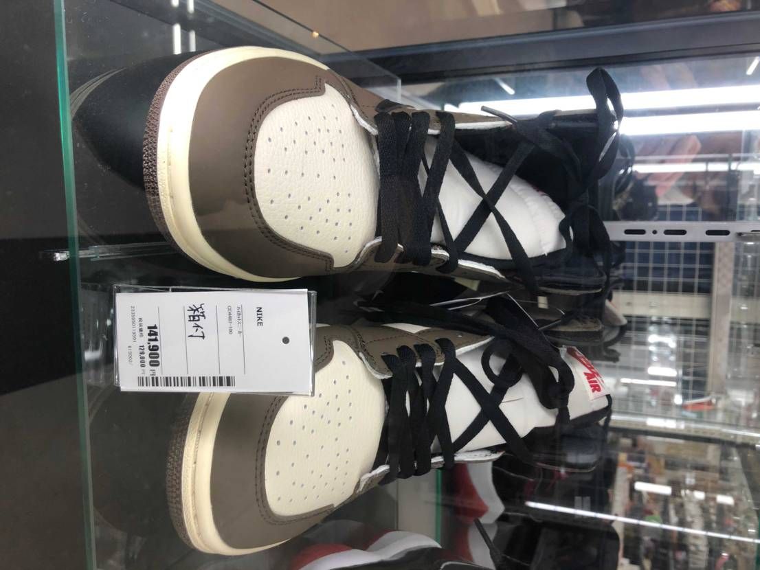 タグ付き、未使用品扱い、マイサイ27センチ
本物ならこの金額は買いだけど、悩む