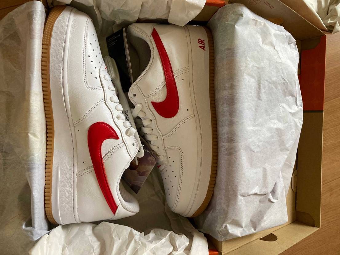 到着しました。カラー迷いましたが思い出のある赤！質感いいです、満足です。
サイ