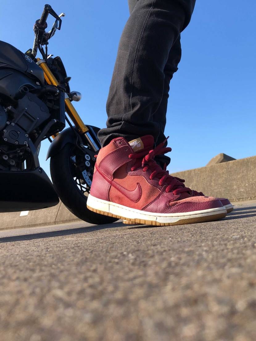 やっと休みなんで、涼しいうちに海まで朝ツーリング😎
バイク