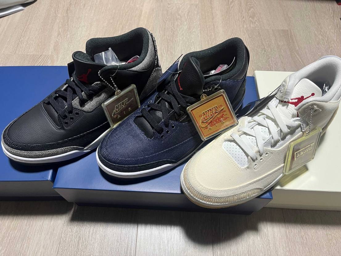 え、割と白が1番好き。
白だけ刺繍あるやん