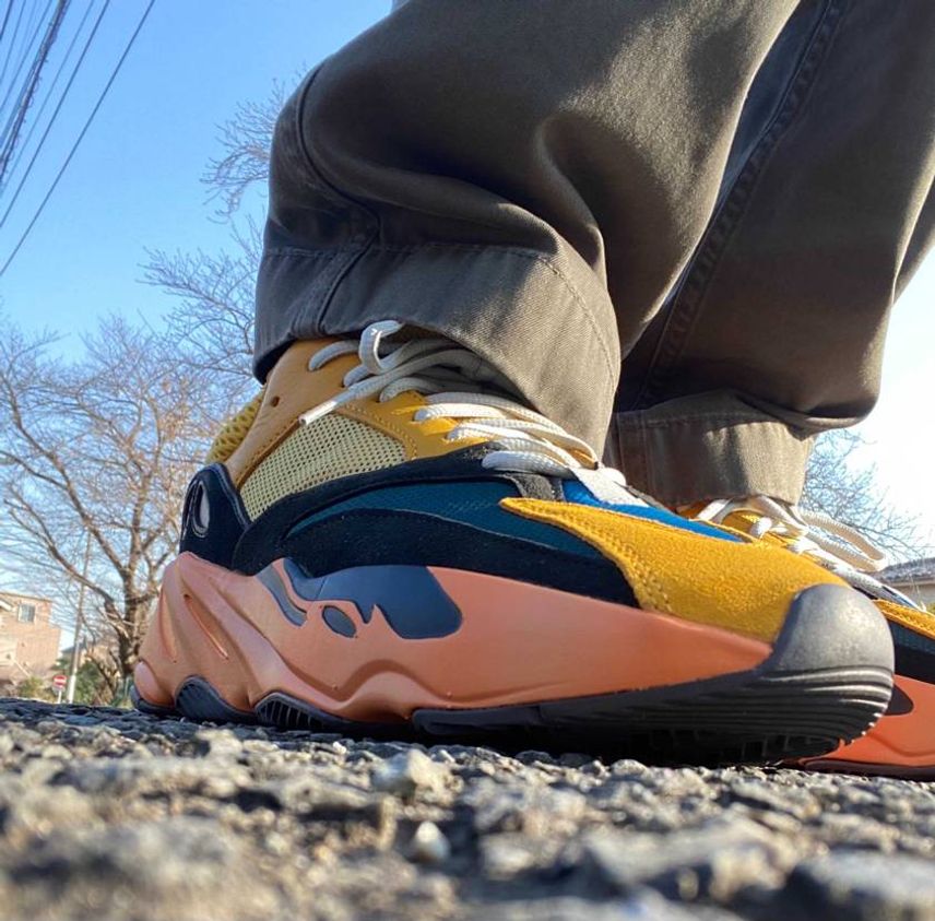 今日はyeezy履きます。天気いいしこの前当たったyeezy700sun