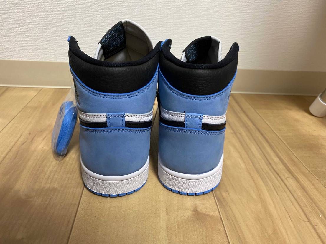 届きました🎵北海道なので雪溶けるまでは飾って楽しもうと思います笑
早く履きたい