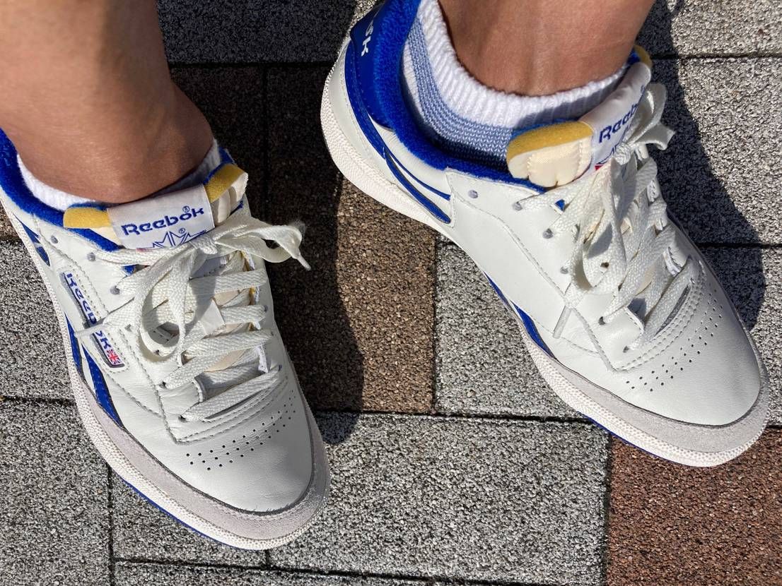 今日はReebok club Cで散歩。
日本ではあまり人気がありませんが、ス
