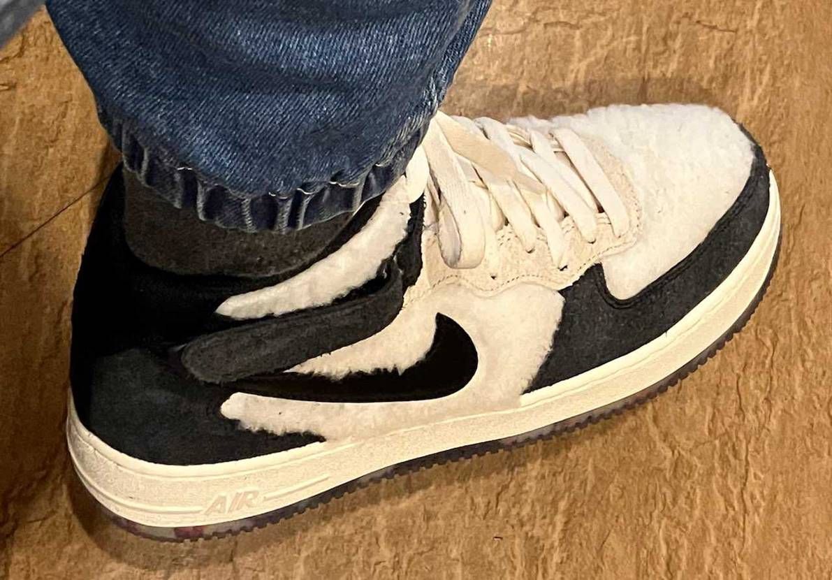 今朝のsnkrsは安定のノッテム。せめてパンダな🐼気分でと、AF1上野パンダを