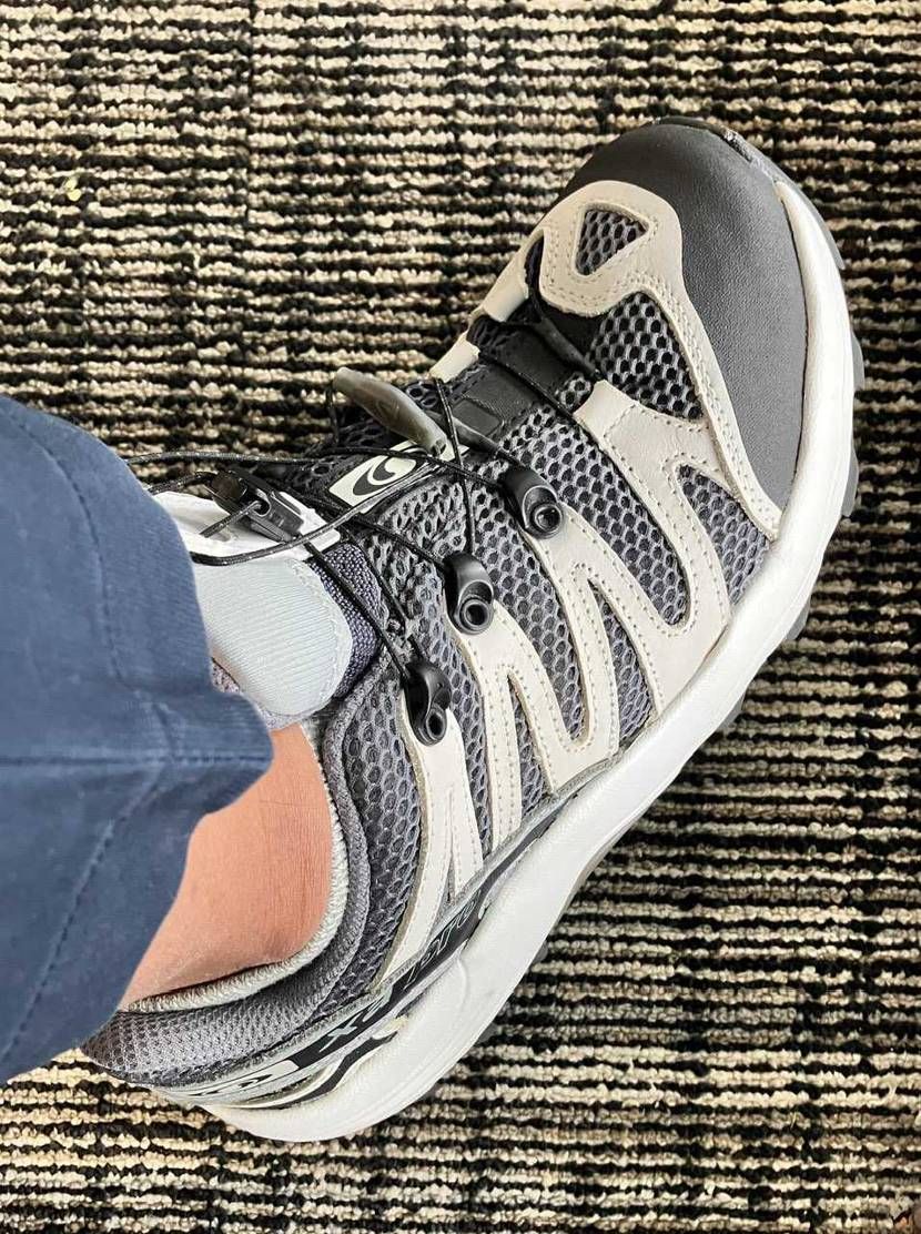 都内は午後から雨ということで、今日はSalomonのXA-PRO 1 GTX f