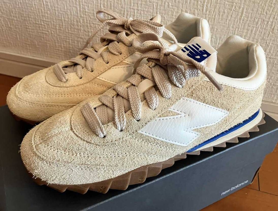 先日のSneakesnstuffのflash saleで購入