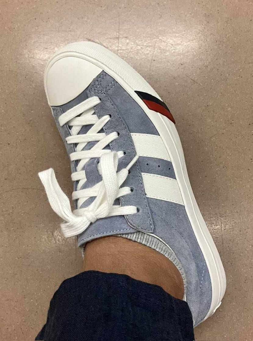 今日はPRO-KedsのRoyal Plus suedeで出