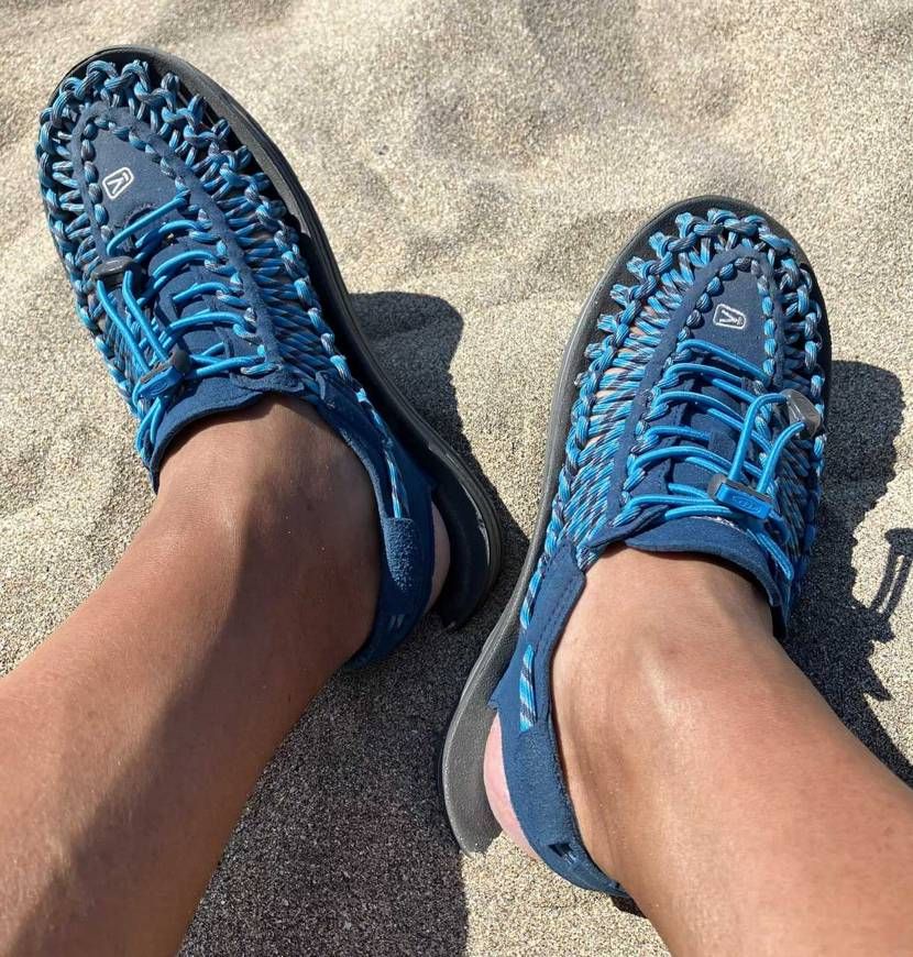 おはようございます☀️
今朝も夏本番の日差しですね。
本日はKeenユニーク