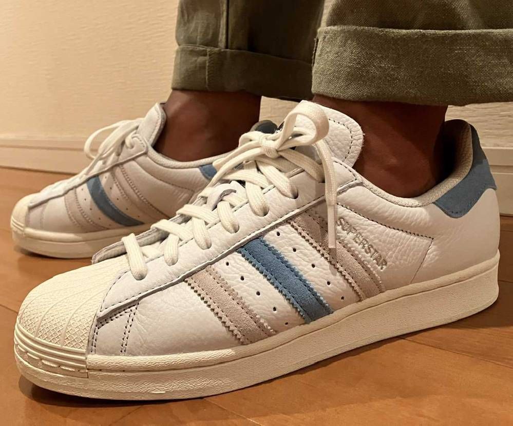adidasオンラインのセールで久しぶりにsuperstarを購入しました。キレ