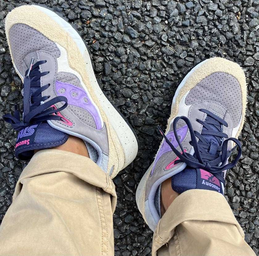 おはようございます☀️
今日はSNS × Saucony のShadow 60