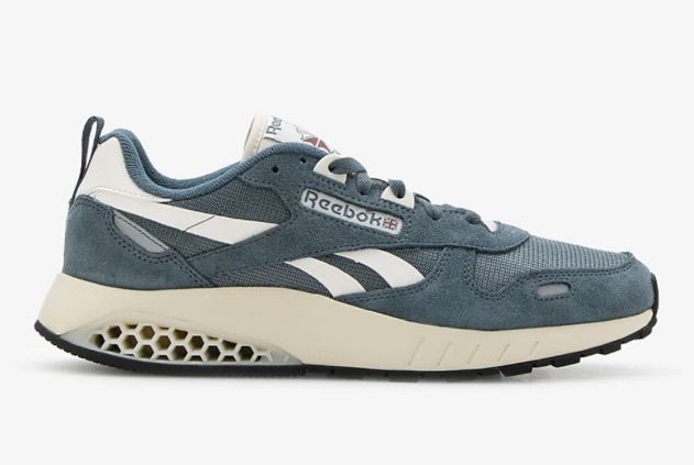 ヘイルさんのREEBOK投稿に便乗。
CLASSIC LEATHER HEXA