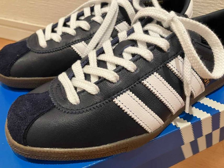 こんばんは。
SHIBUYAのシューレースがadidasあるあるの長すぎ&ヘナ