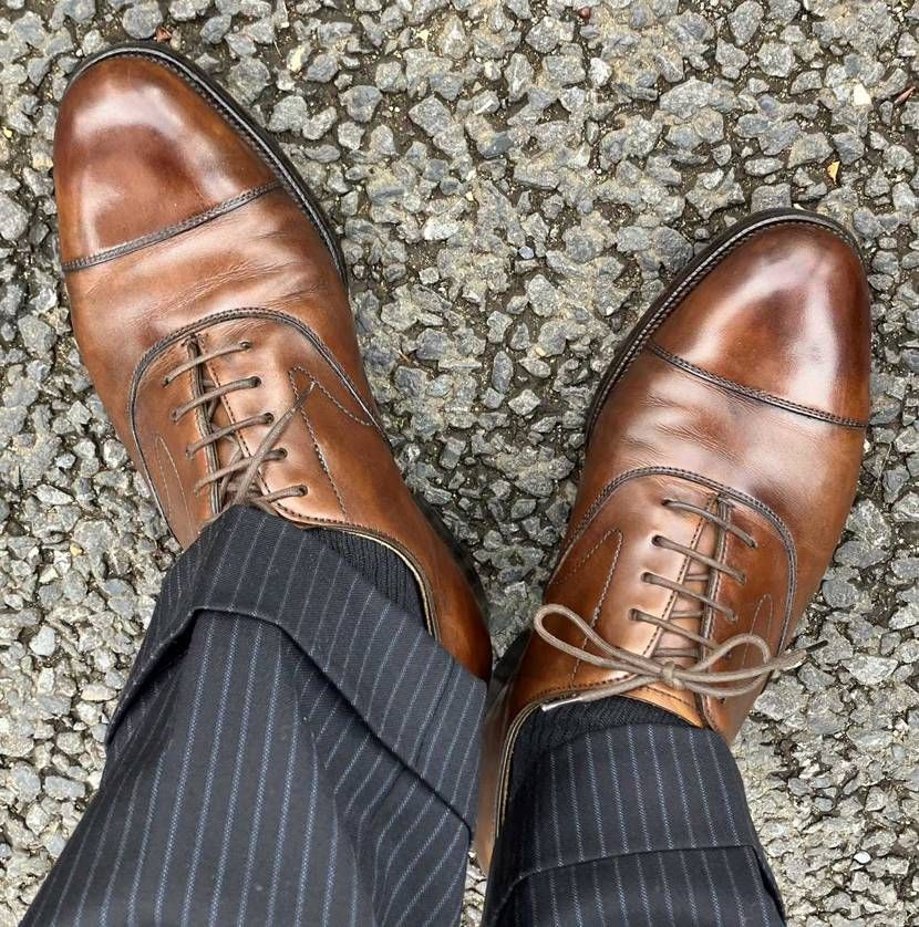 おはようございます☁️
今日は仕事都合でスーツで出勤。靴はEDWARD GRE