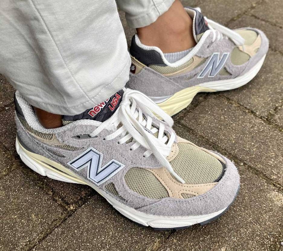 おはようございます☀️
このところ革靴出勤と在宅勤務で中断しておりましたが、久