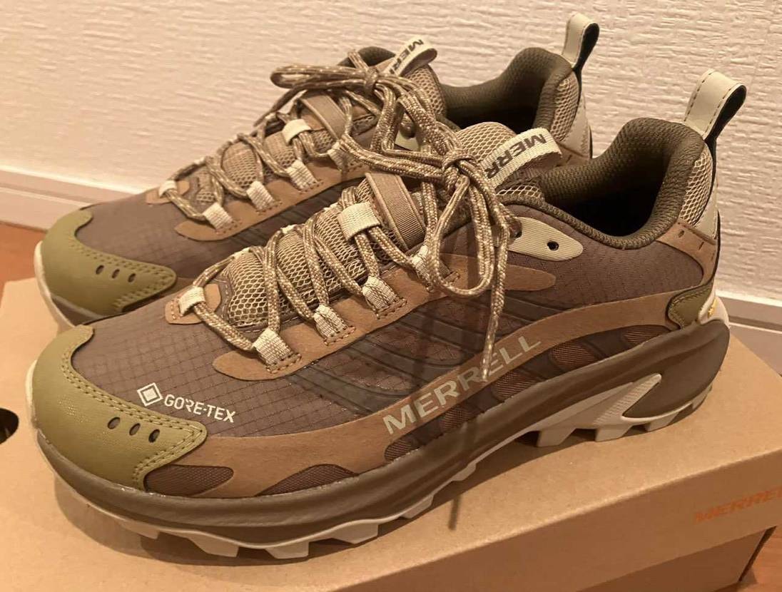 久しぶりにスニーカーを購入しました。
1️⃣2️⃣は２年ぐらい欲しいなと思いつ