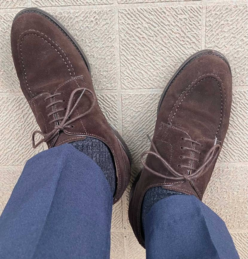 おはようございます☀️
今日は仕事都合で久しぶりの革靴投稿、Berwickのス