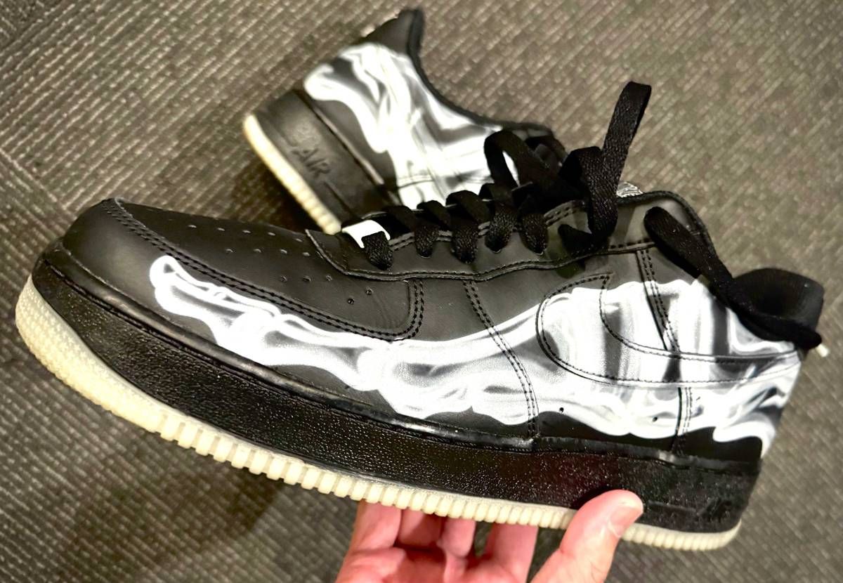 Nike Air Force 1 Low "Black Skeleton"
ち