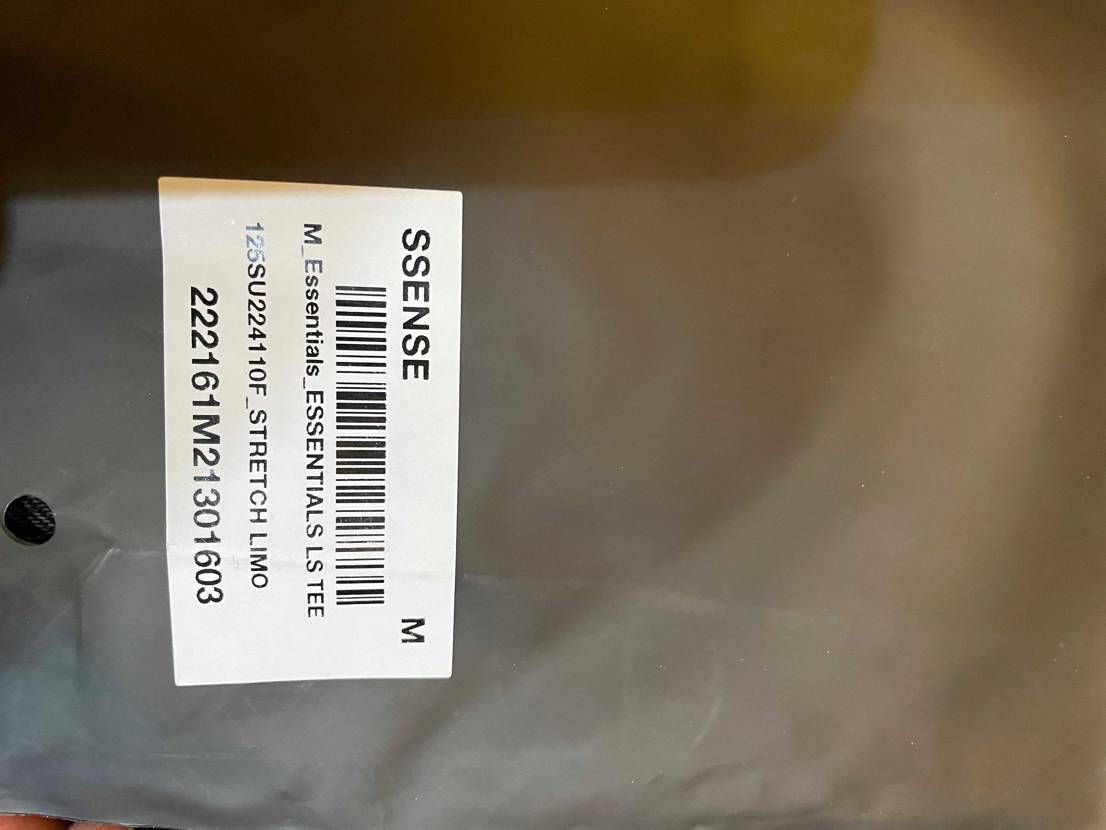 ssenceのシールってこんなんでしたっけ？